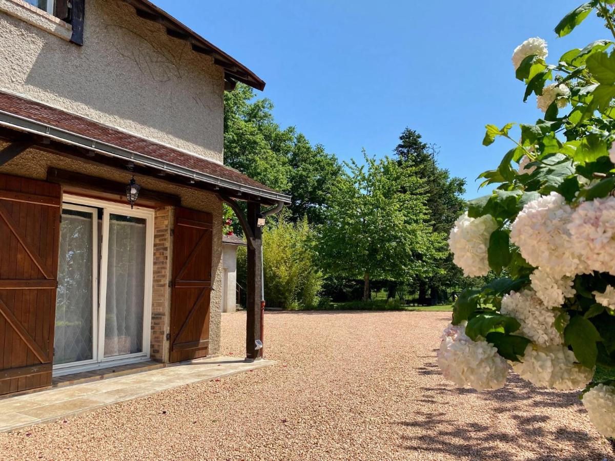 Le Mas Aux Papillons Vendat Exterior photo
